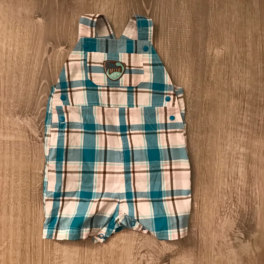 Carters baby boy overalls ( 9 months)